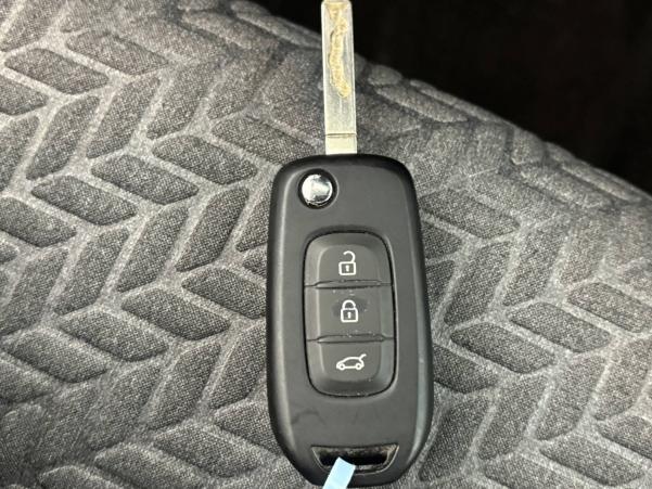 Vente en ligne Renault Clio 5 Clio SCe 65 au prix de 13 990 €