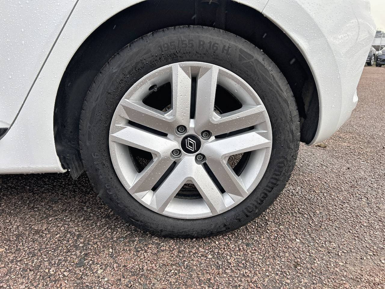 Vente en ligne Renault Clio 5 Clio SCe 65 au prix de 13 990 €