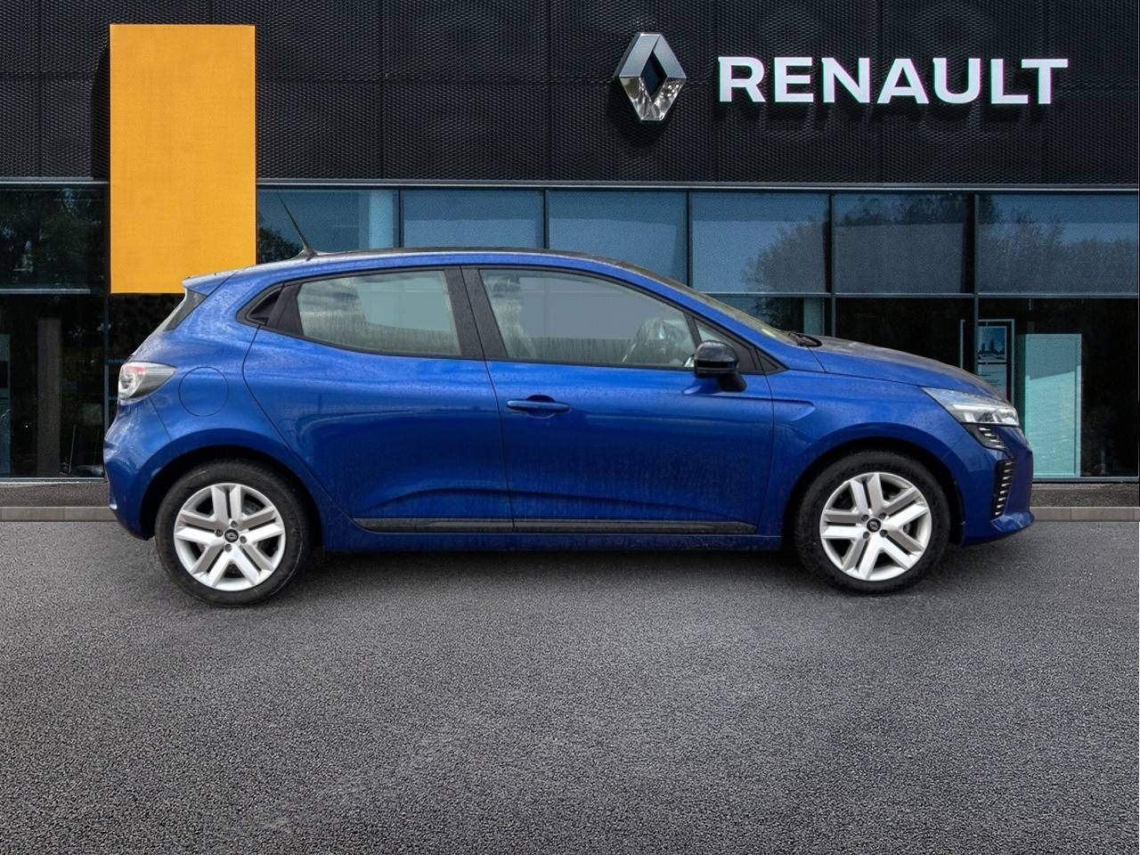 Vente en ligne Renault Clio 5 Clio Blue dCi 100 ch GSR2 au prix de 18 590 €