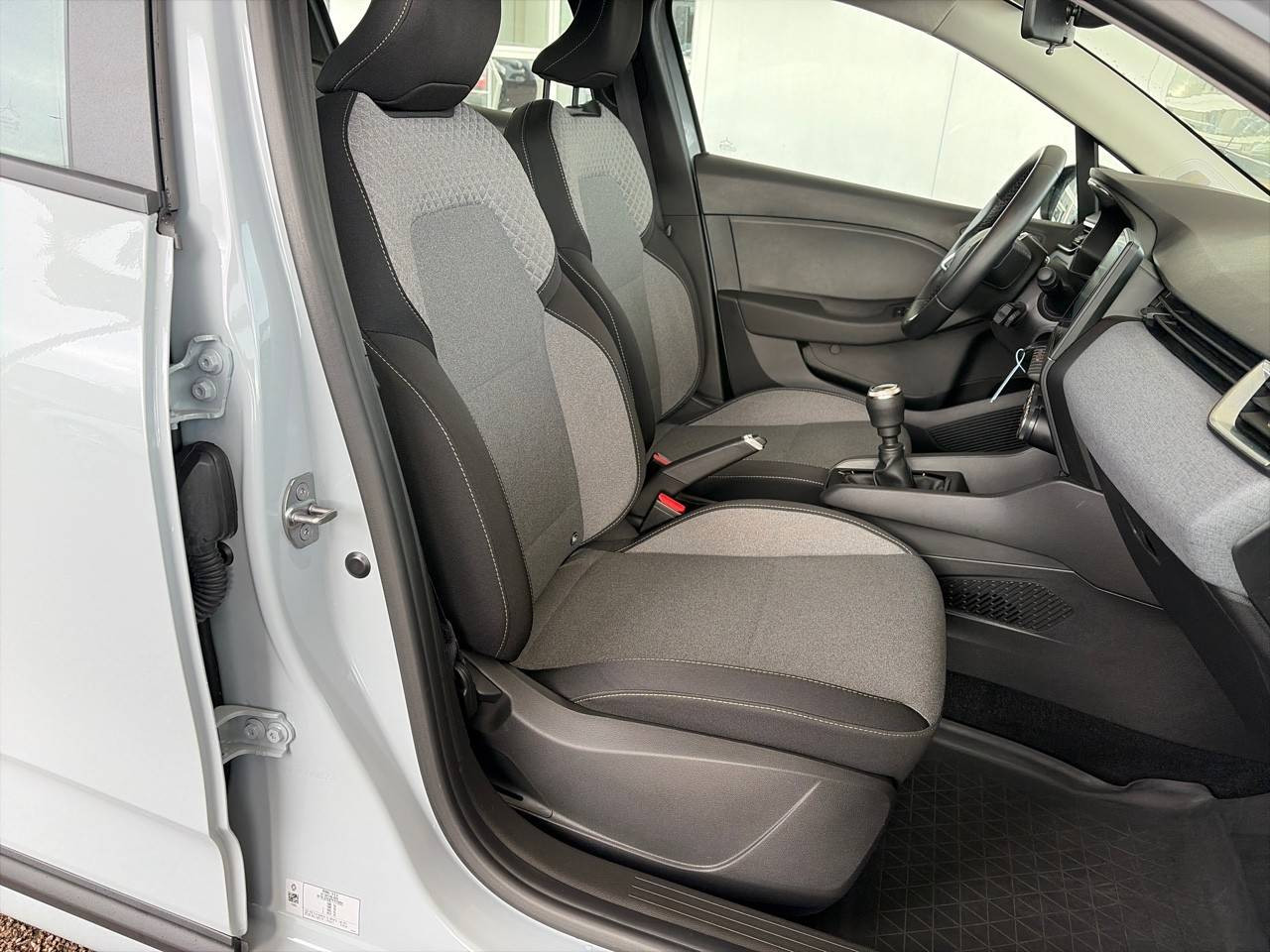 Vente en ligne Renault Clio 5 Clio TCe 90 au prix de 15 990 €