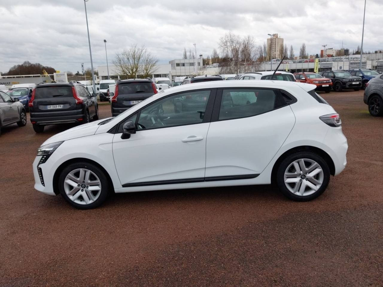 Vente en ligne Renault Clio 5 Clio TCe 90 au prix de 15 990 €