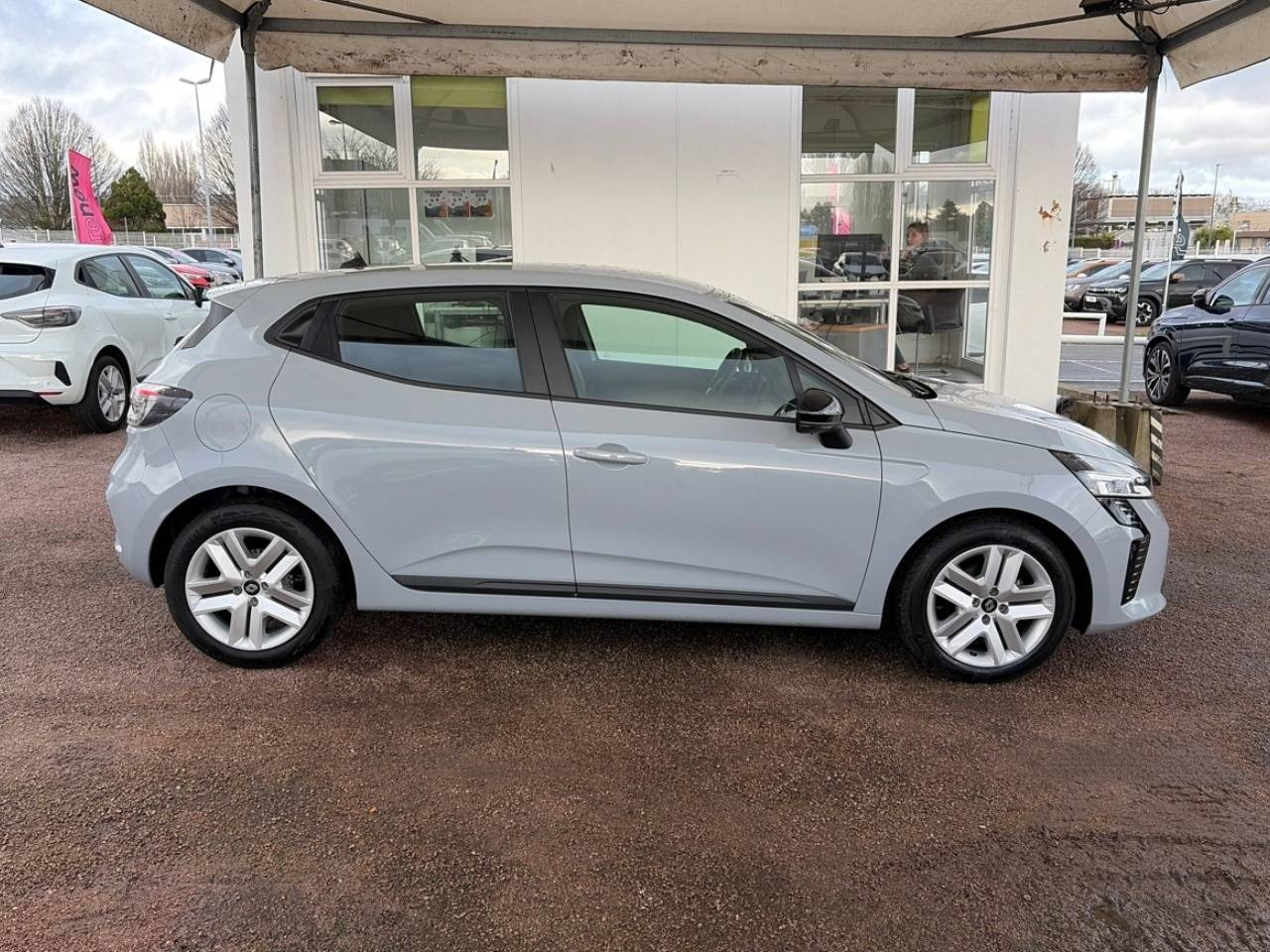 Vente en ligne Renault Clio 5 Clio TCe 90 au prix de 15 990 €