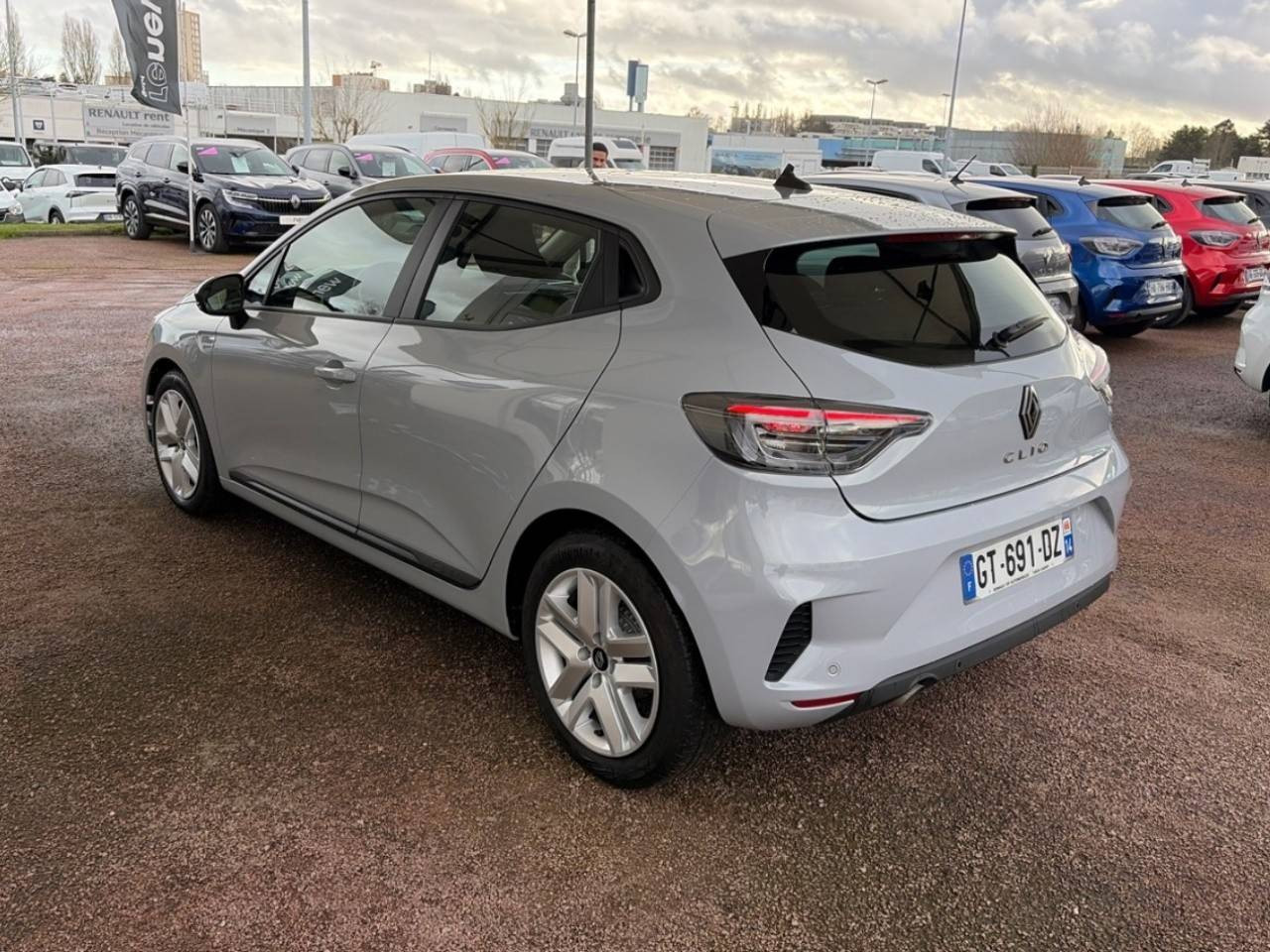 Vente en ligne Renault Clio 5 Clio TCe 90 au prix de 15 990 €