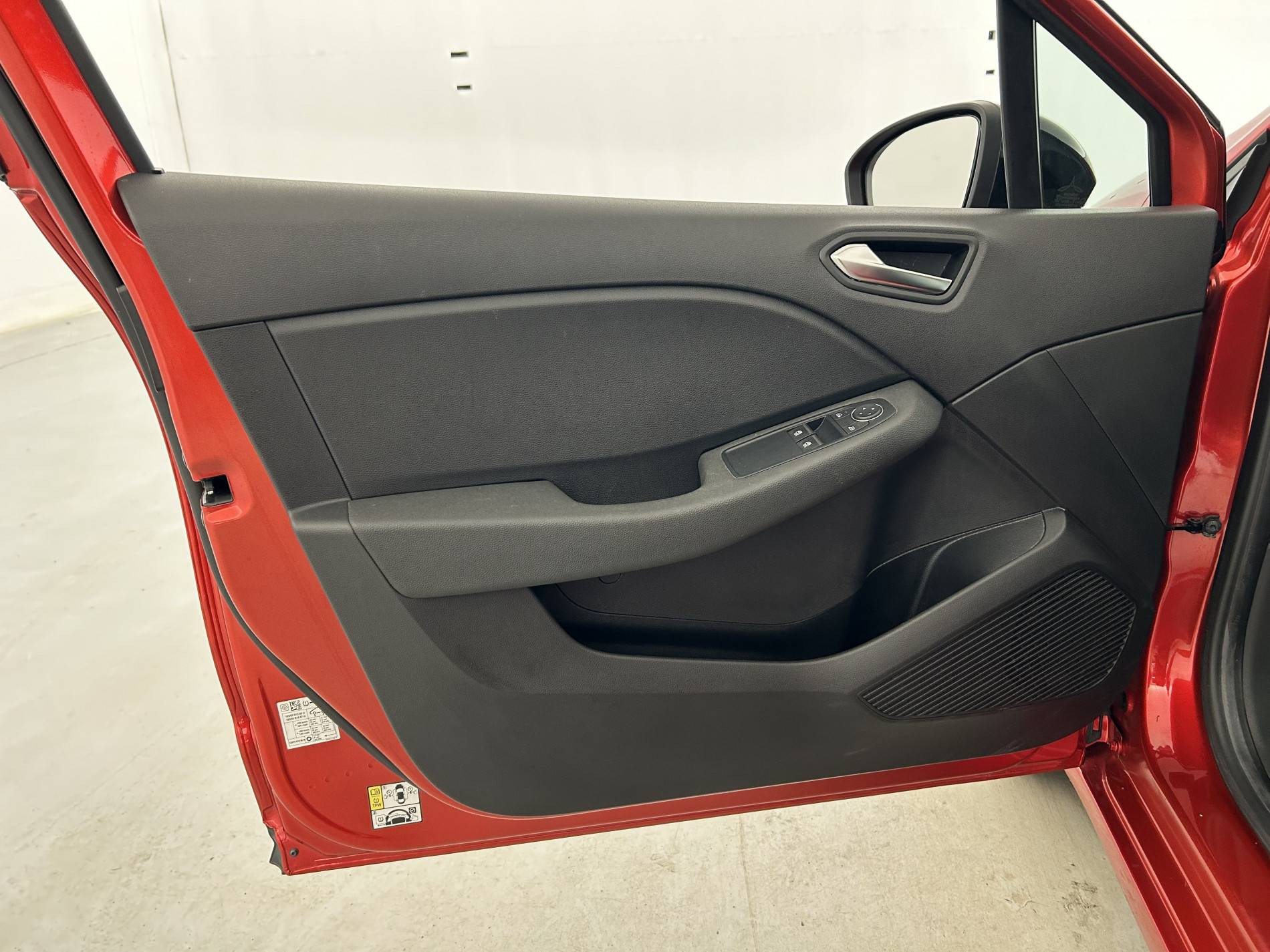 Vente en ligne Renault Clio 5 Clio E-Tech full hybrid 145 au prix de 17 490 €