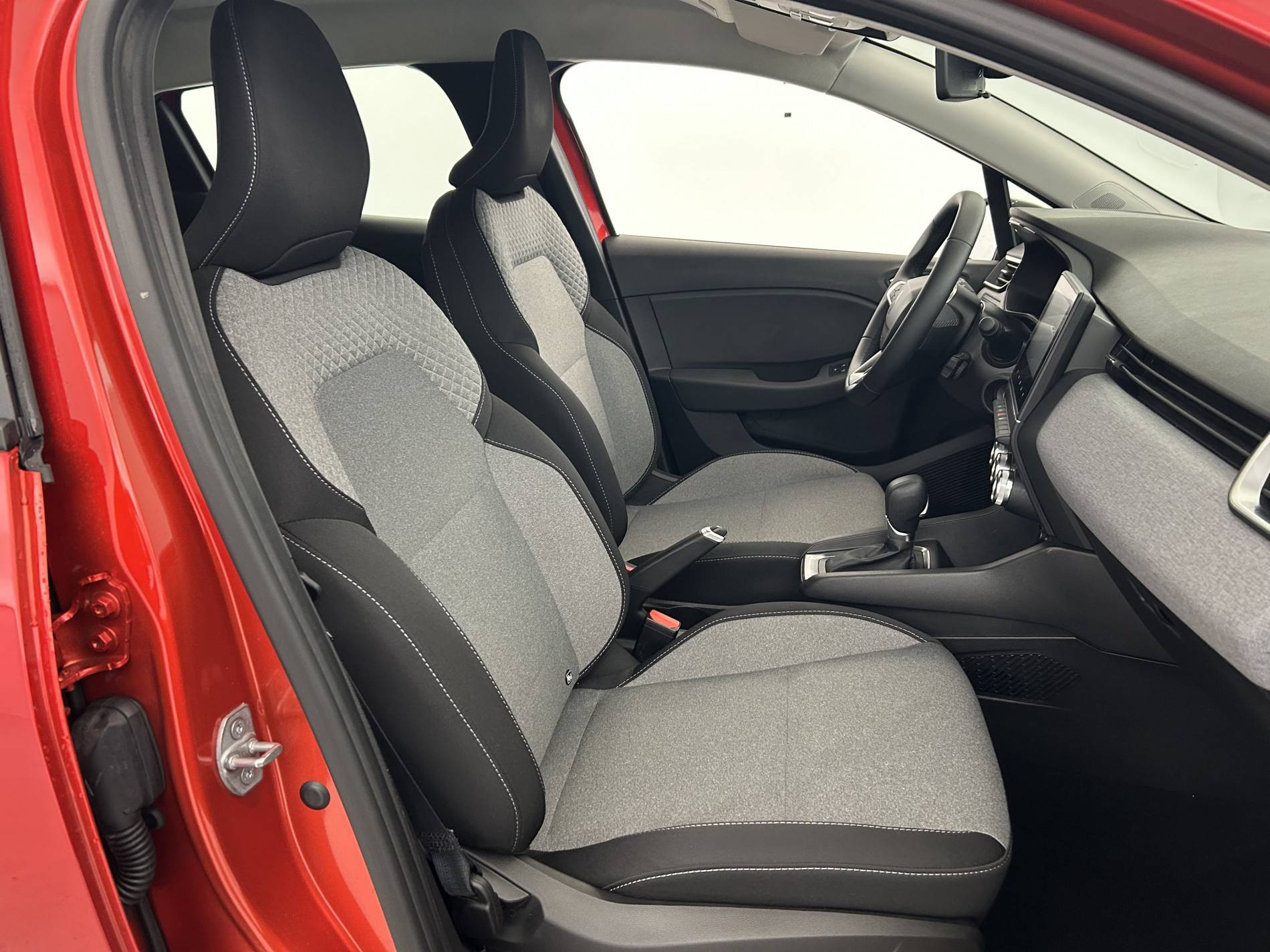 Vente en ligne Renault Clio 5 Clio E-Tech full hybrid 145 ch GSR2 au prix de 20 990 €