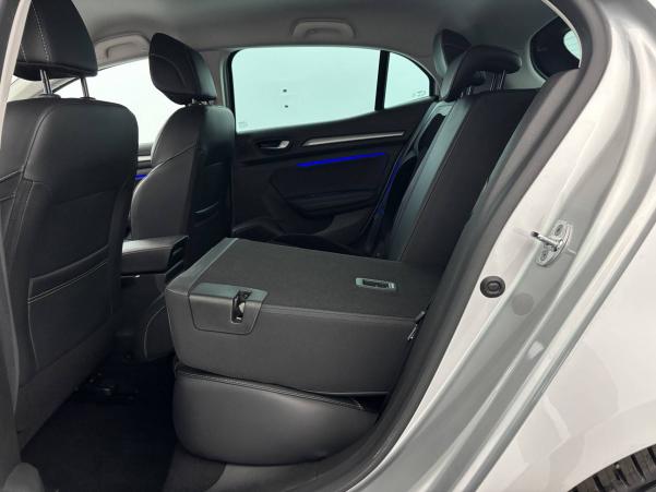 Vente en ligne Renault Megane 4 Mégane IV Berline Blue dCi 115 au prix de 14 790 €
