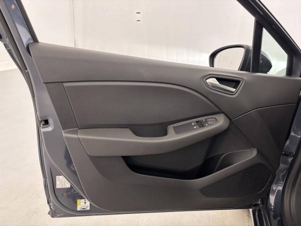 Vente en ligne Renault Clio 5 Clio SCe 65 - 21 au prix de 12 590 €