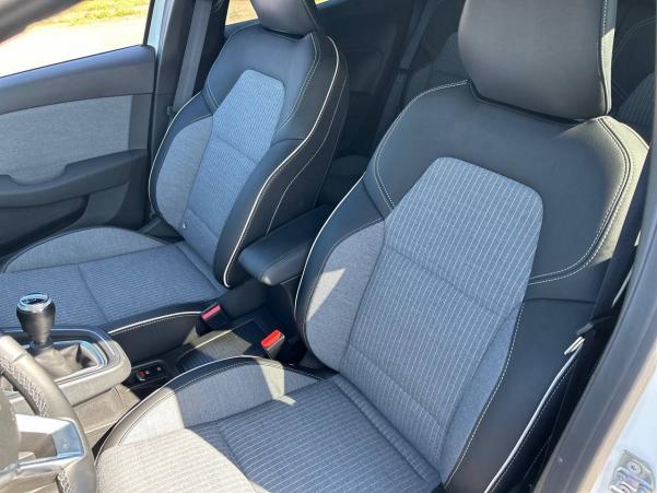 Vente en ligne Renault Clio 5 Clio TCe 90 au prix de 18 590 €