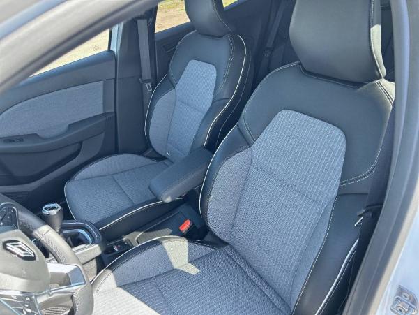 Vente en ligne Renault Clio 5 Clio TCe 90 au prix de 17 990 €