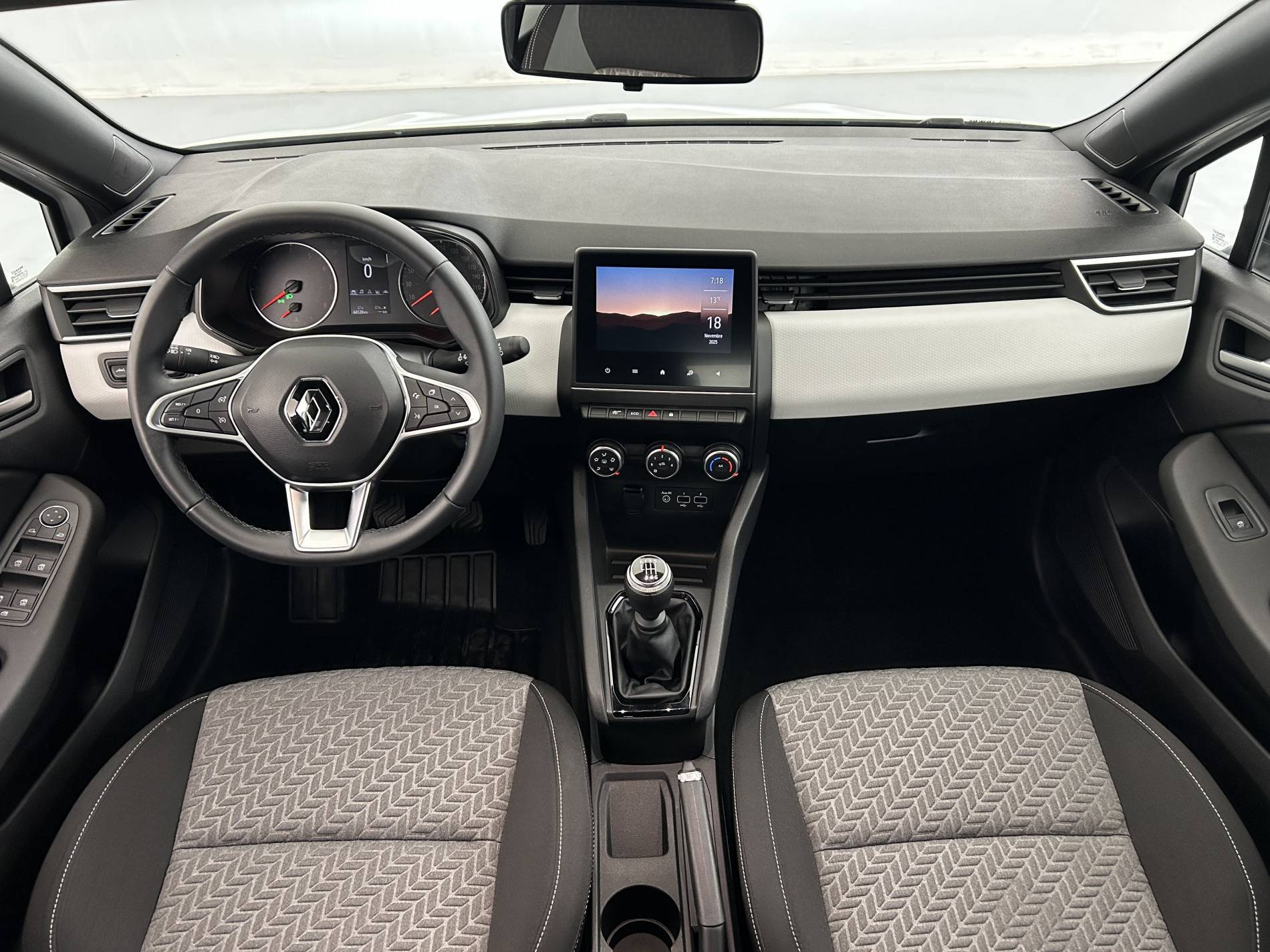 Vente en ligne Renault Clio 5 Clio TCe 90 - 21N au prix de 14 490 €