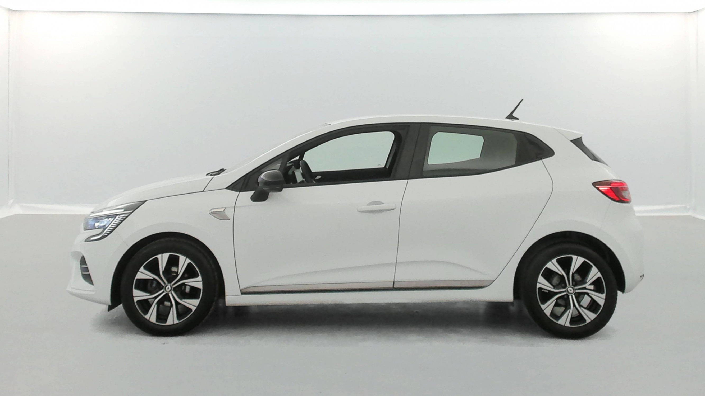 Vente en ligne Renault Clio 5 Clio TCe 90 - 21N au prix de 14 490 €