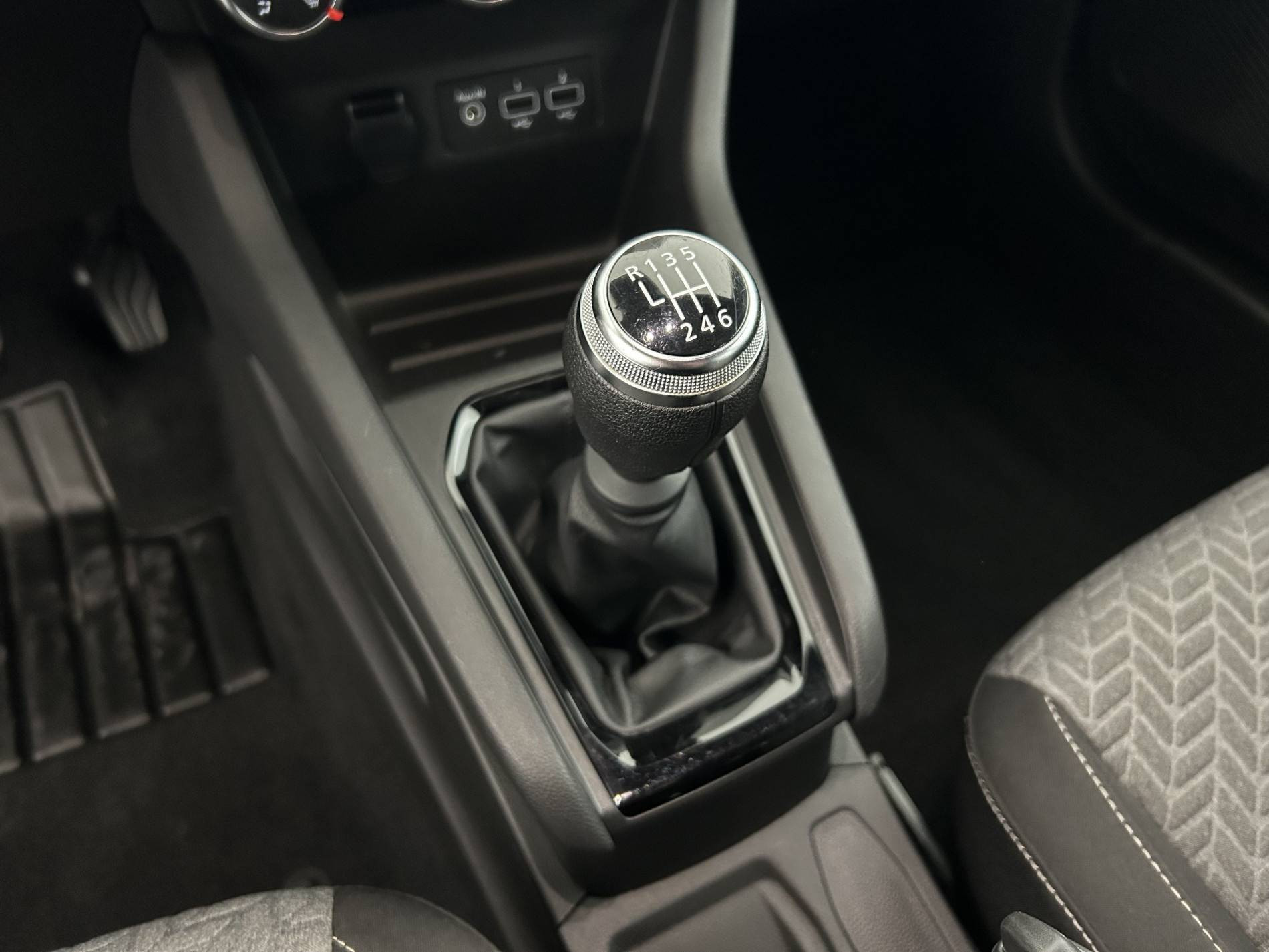 Vente en ligne Renault Clio 5 Clio TCe 90 - 21N au prix de 14 490 €