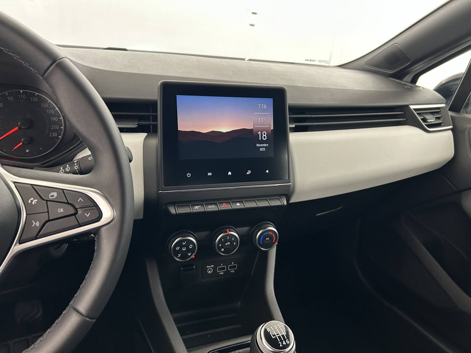 Vente en ligne Renault Clio 5 Clio TCe 90 - 21N au prix de 14 490 €