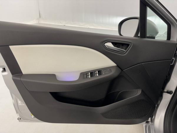 Vente en ligne Renault Clio 5 Clio TCe 90 - 21 au prix de 15 490 €