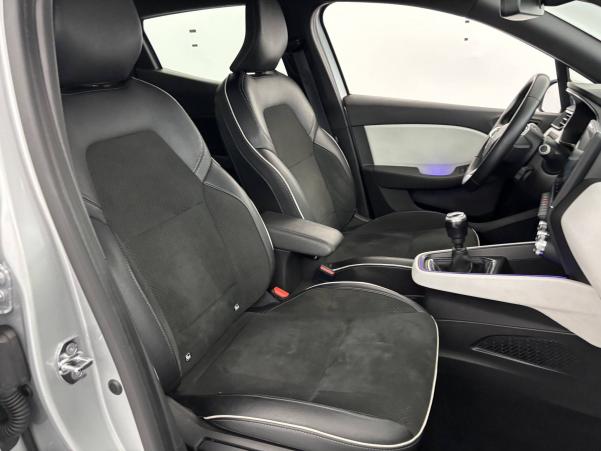 Vente en ligne Renault Clio 5 Clio TCe 90 - 21 au prix de 15 490 €