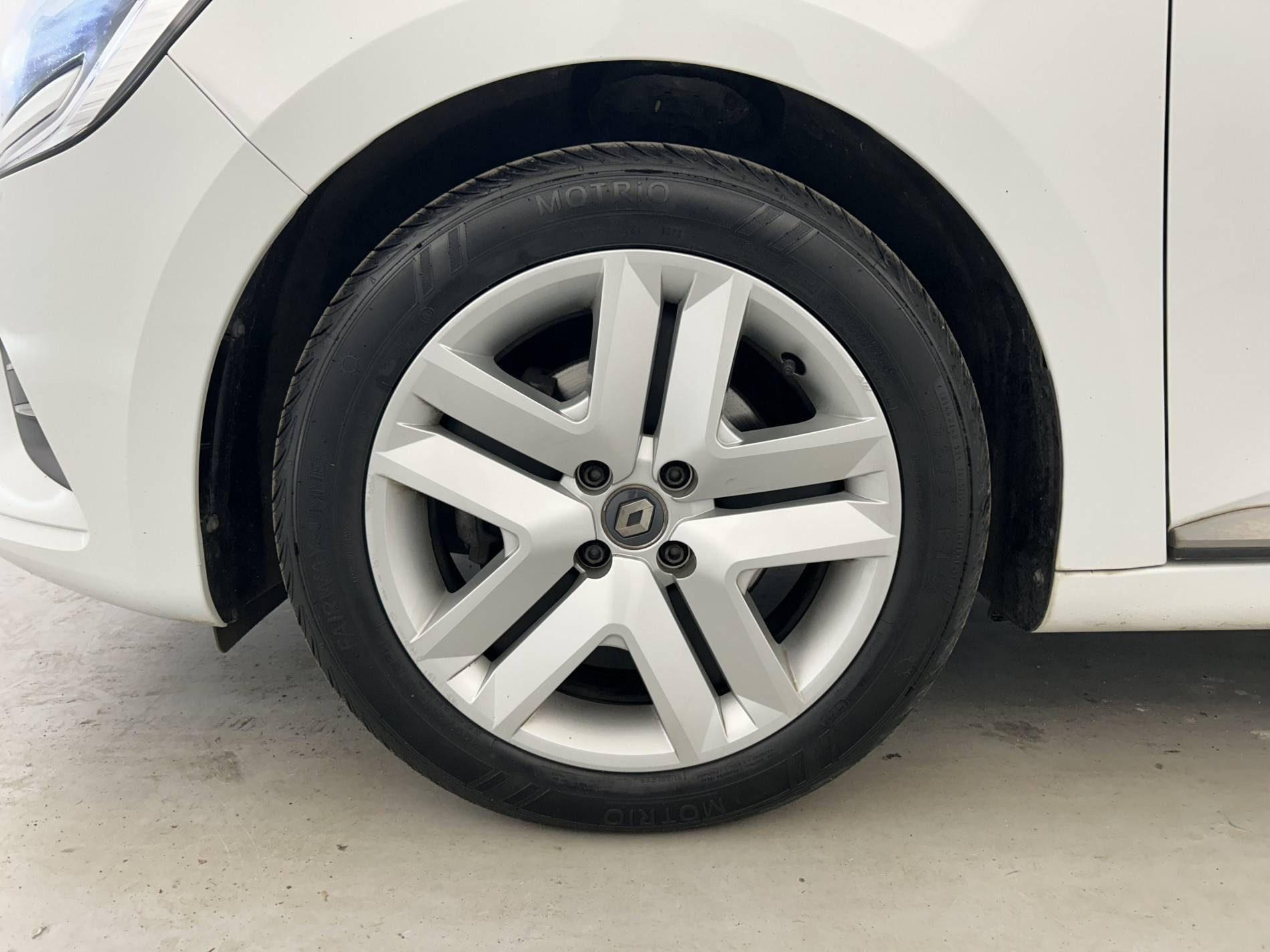 Vente en ligne Renault Clio 5 Clio Blue dCi 100 - 21N au prix de 14 990 €