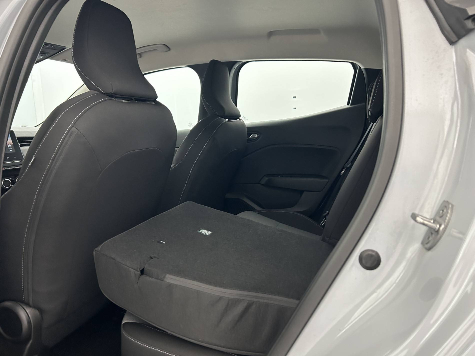 Vente en ligne Renault Clio 5 Clio E-Tech full hybrid 145 ch GSR2 au prix de 20 890 €