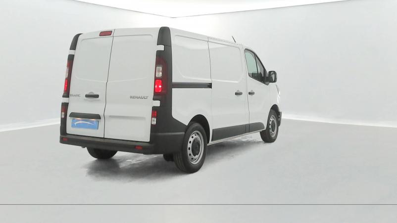 Vente en ligne Renault Trafic 3 Fourgon TRAFIC FGN L1H1 3000 KG BLUE DCI 130 au prix de 23 990 €
