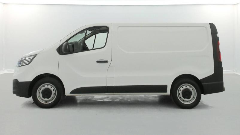 Vente en ligne Renault Trafic 3 Fourgon TRAFIC FGN L1H1 3000 KG BLUE DCI 130 au prix de 23 990 €