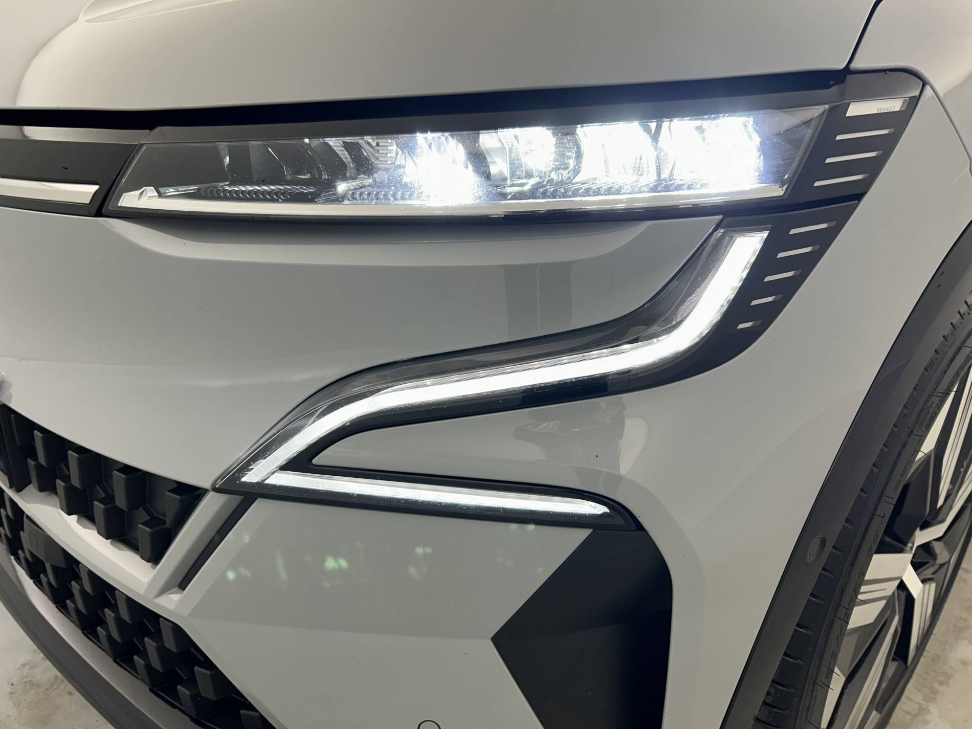 Vente en ligne Renault Megane E-Tech  EV60 220 ch super charge au prix de 22 590 €