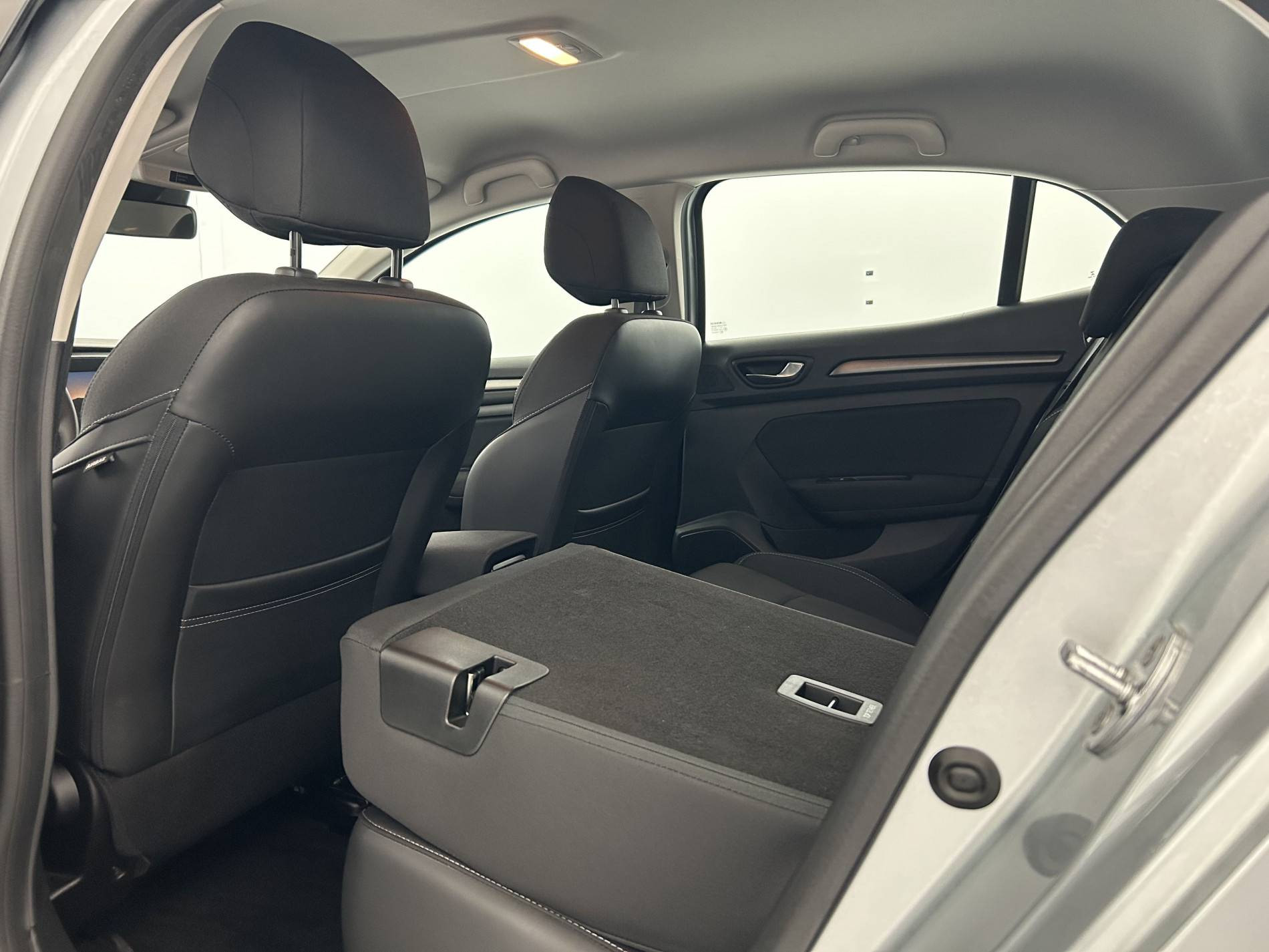 Vente en ligne Renault Megane 4 Mégane IV Berline Blue dCi 115 - 21B au prix de 16 990 €