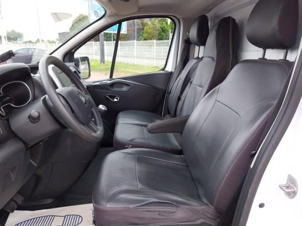 Vente en ligne Renault Trafic 3 Fourgon TRAFIC FGN L1H1 1000 KG DCI 120 au prix de 22 990 €