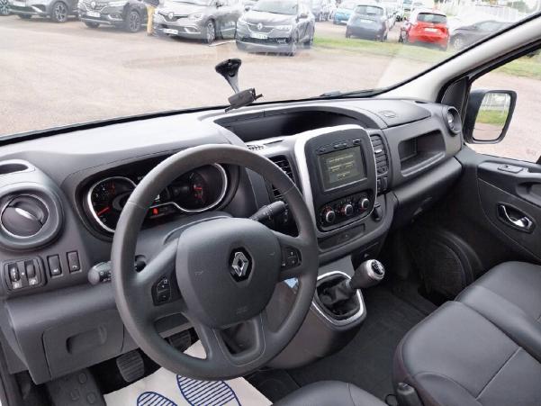 Vente en ligne Renault Trafic 3 Fourgon TRAFIC FGN L1H1 1000 KG DCI 120 au prix de 22 990 €