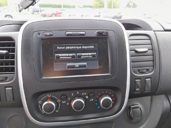 Vente en ligne Renault Trafic 3 Fourgon TRAFIC FGN L1H1 1000 KG DCI 120 au prix de 22 990 €