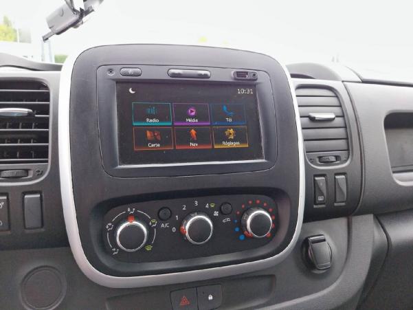 Vente en ligne Renault Trafic 3 Fourgon TRAFIC FGN L1H1 1000 KG DCI 120 au prix de 22 990 €