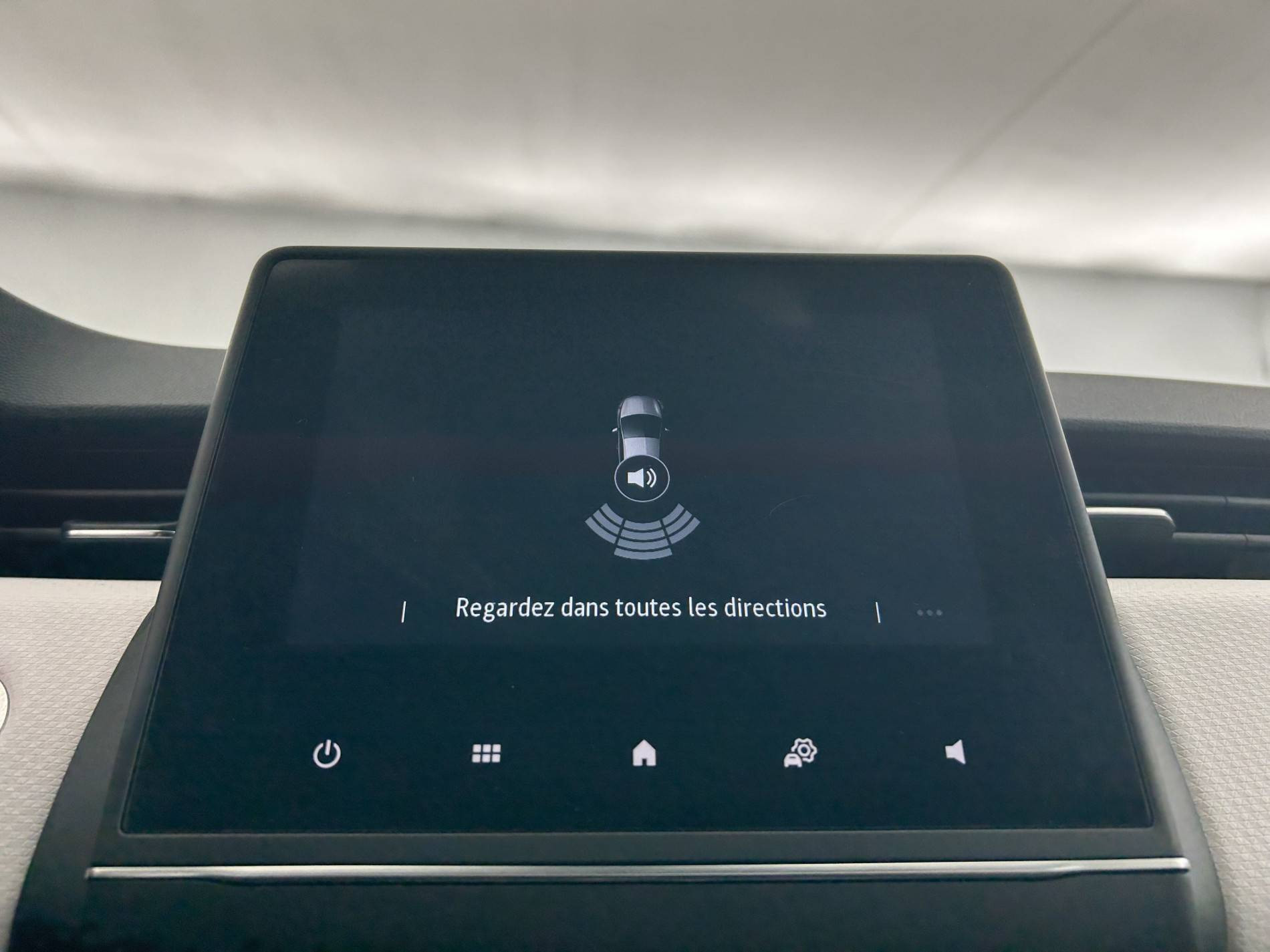 Vente en ligne Renault Clio 5 Clio E-Tech 140 - 21N au prix de 18 590 €