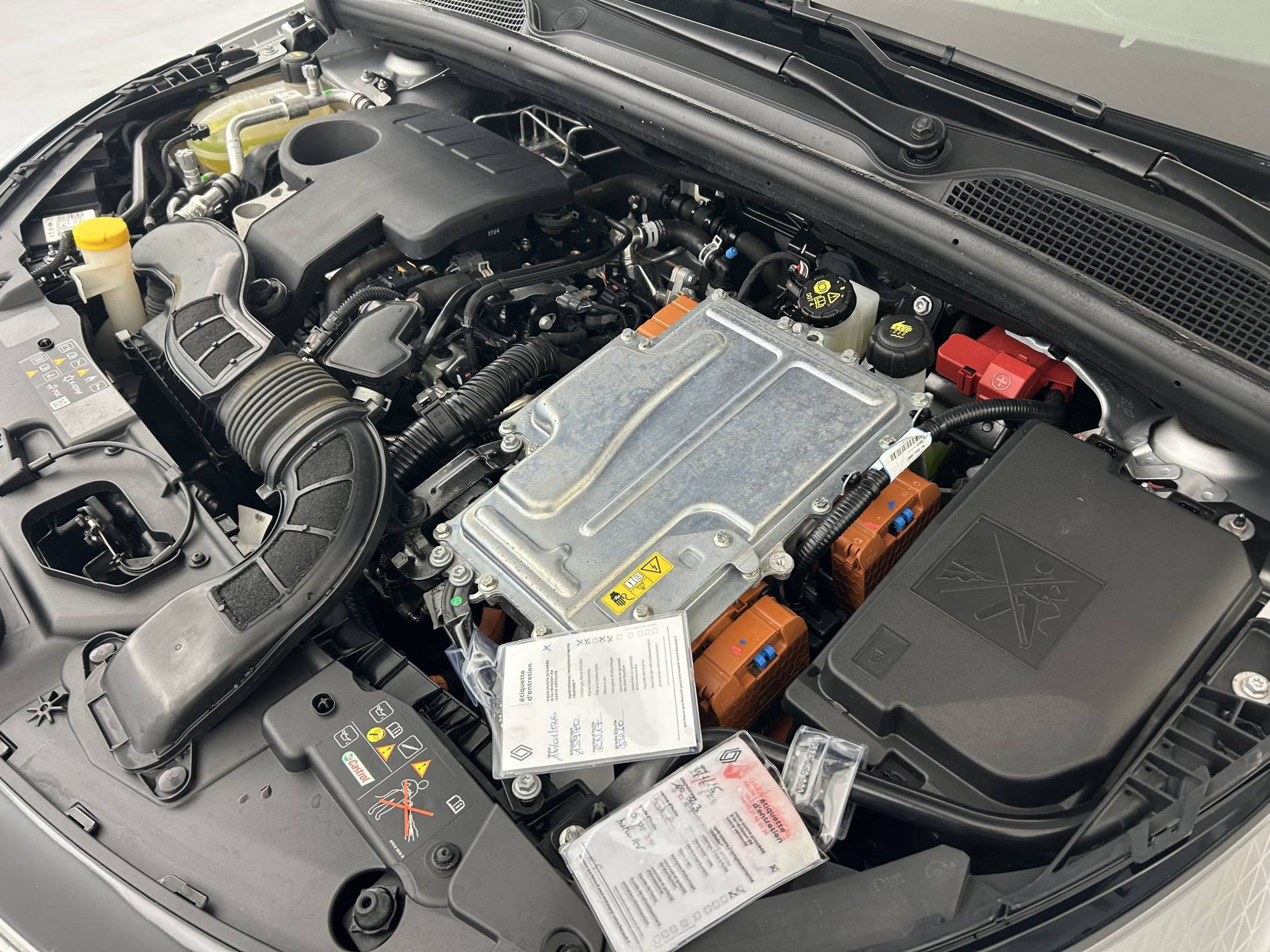 Vente en ligne Renault Clio 5 Clio E-Tech 140 - 21N au prix de 18 590 €