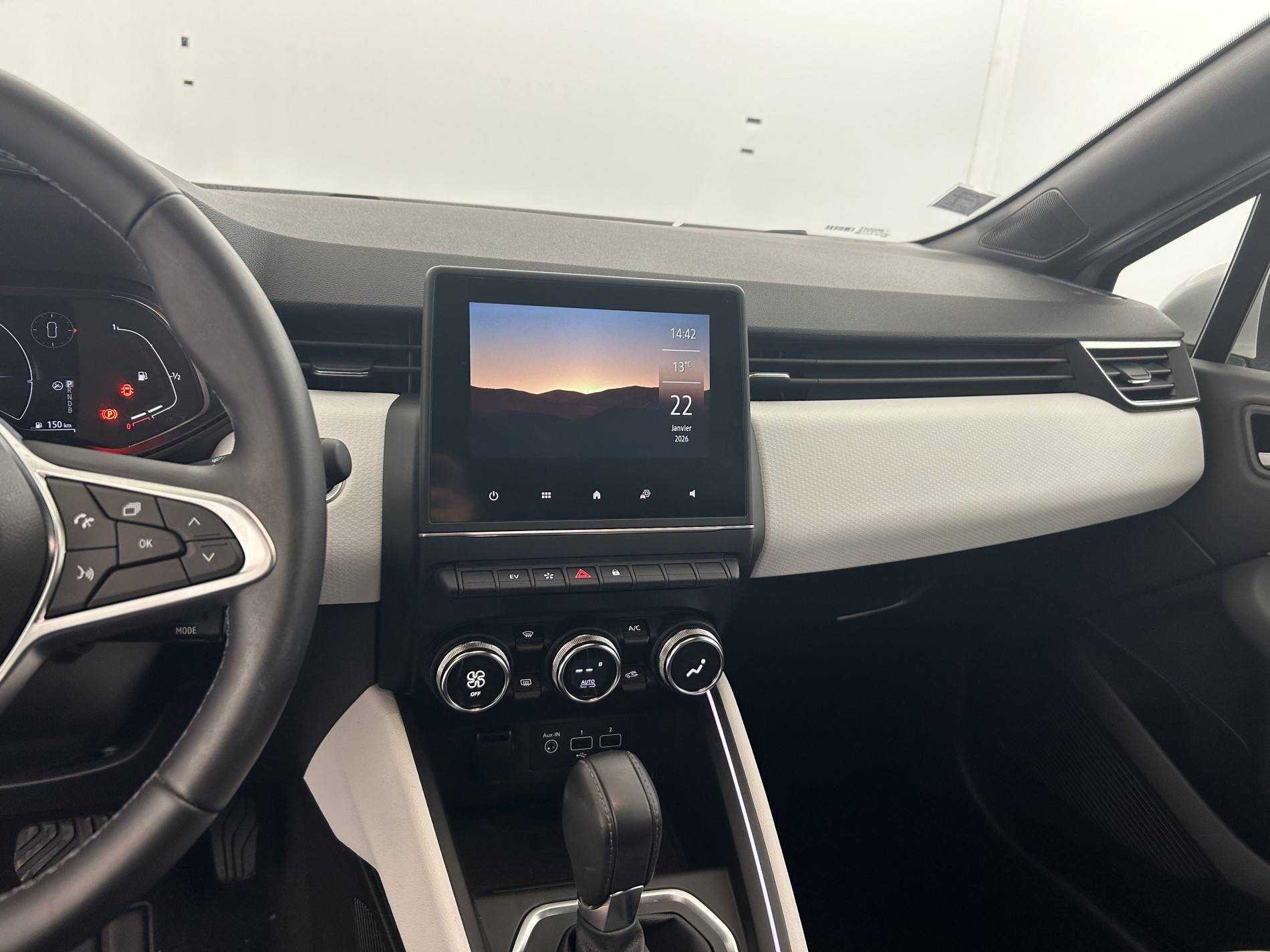 Vente en ligne Renault Clio 5 Clio E-Tech 140 - 21N au prix de 18 590 €