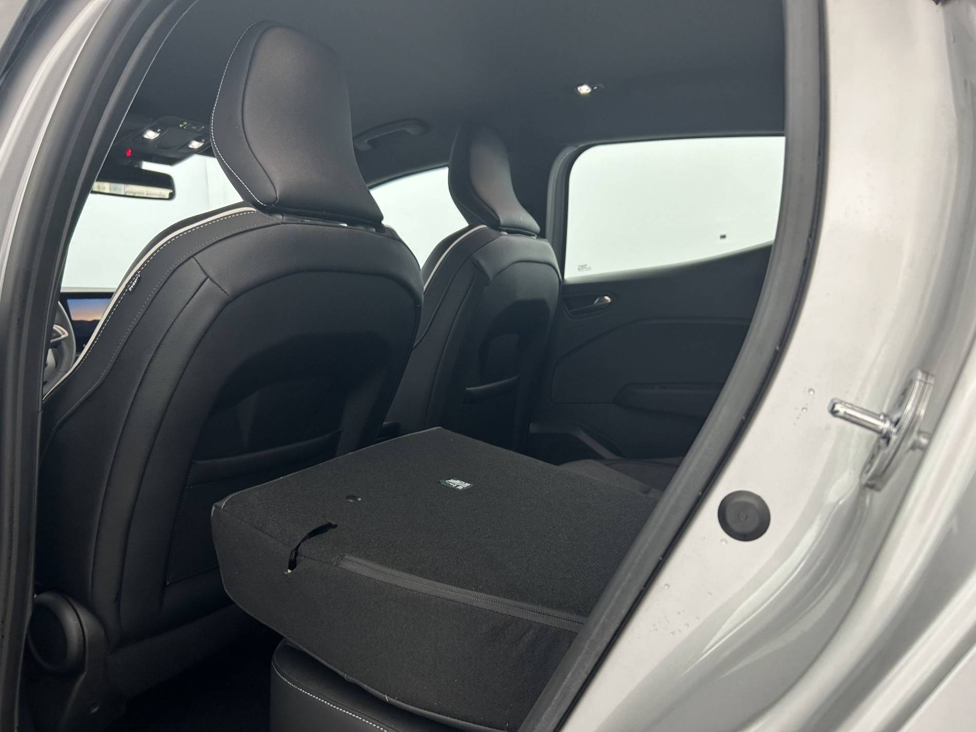 Vente en ligne Renault Clio 5 Clio E-Tech 140 - 21N au prix de 18 590 €