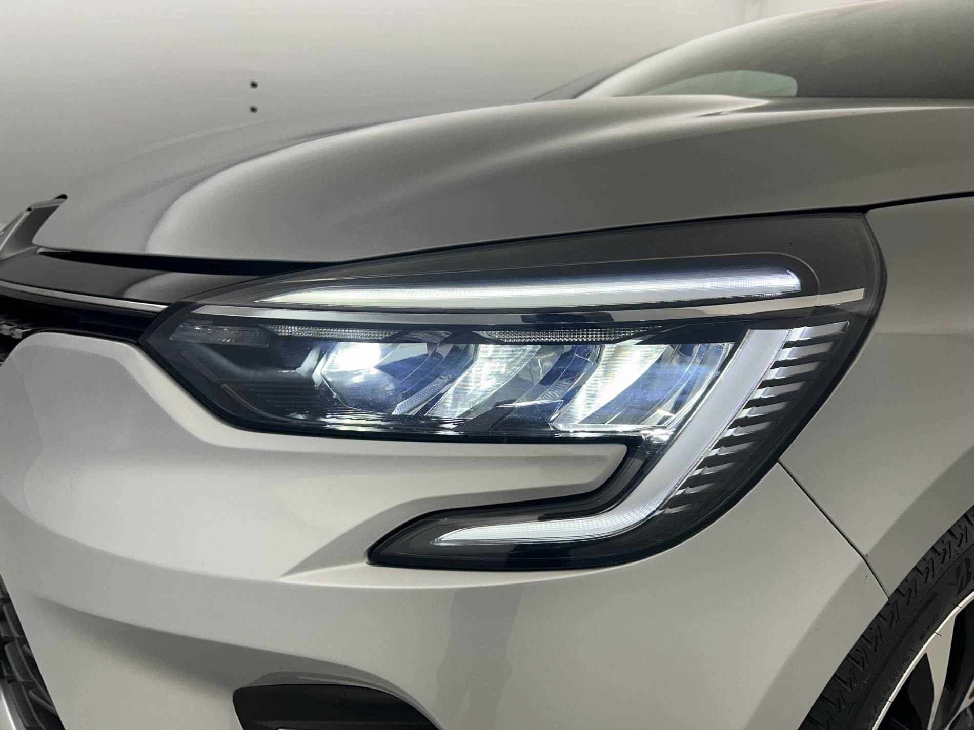 Vente en ligne Renault Clio 5 Clio E-Tech 140 - 21N au prix de 18 590 €