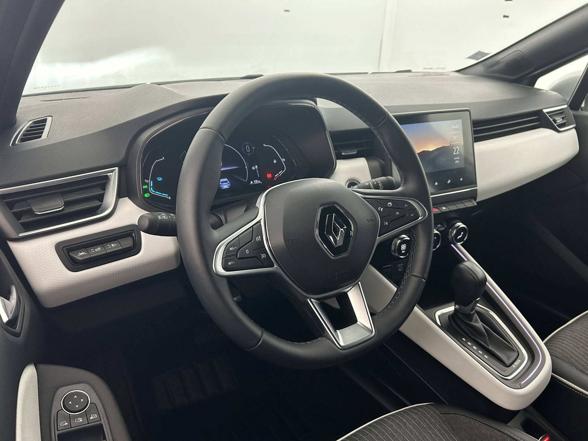 Vente en ligne Renault Clio 5 Clio E-Tech 140 - 21N au prix de 18 590 €