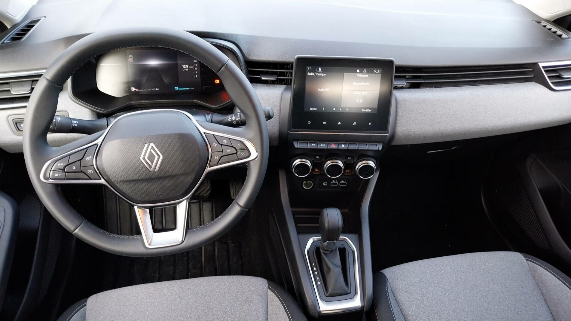 Vente en ligne Renault Clio 5 Clio E-Tech full hybrid 145 ch GSR2 au prix de 20 490 €