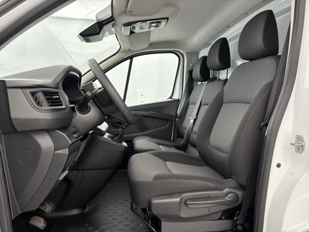 Vente en ligne Renault Trafic 3 Fourgon TRAFIC FGN L1H1 3000 KG BLUE DCI 130 au prix de 27 490 €