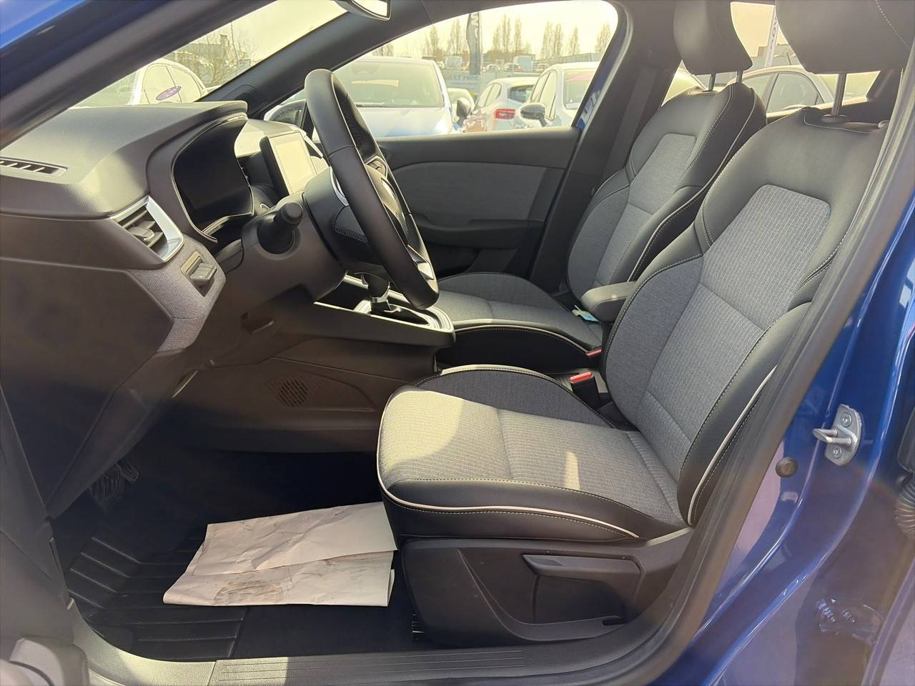 Vente en ligne Renault Clio 5 Clio E-Tech full hybrid 145 au prix de 21 590 €