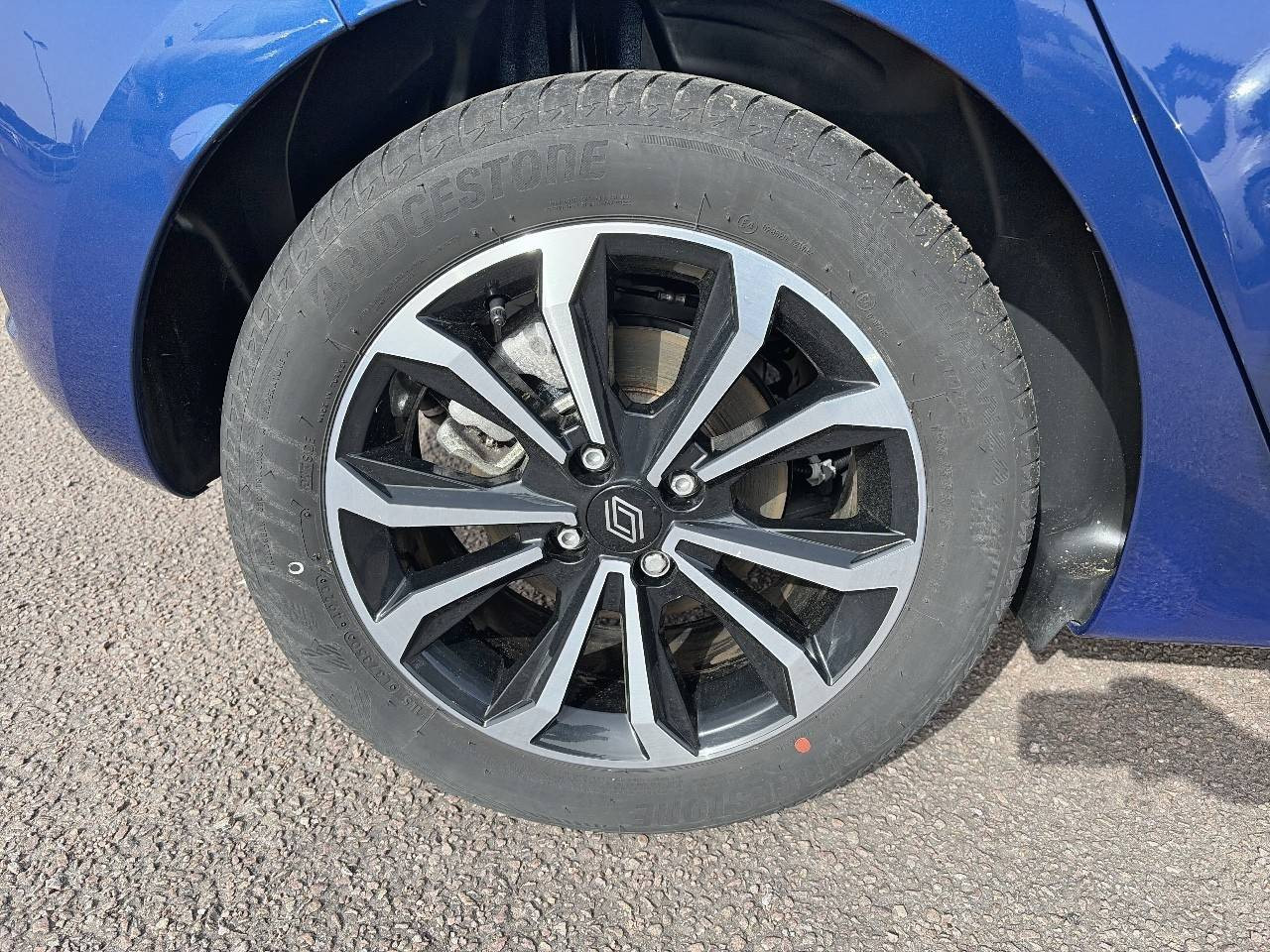 Vente en ligne Renault Clio 5 Clio E-Tech full hybrid 145 au prix de 21 590 €