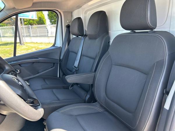 Vente en ligne Renault Trafic 3 Fourgon TRAFIC FGN L1H1 2800 KG BLUE DCI 130 au prix de 24 990 €