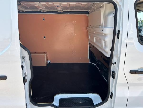 Vente en ligne Renault Trafic 3 Fourgon TRAFIC FGN L1H1 2800 KG BLUE DCI 130 au prix de 24 990 €