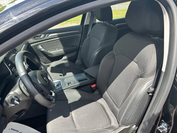 Vente en ligne Renault Megane 4 Mégane IV Berline E-TECH Plug-In Hybride 160 au prix de 16 990 €