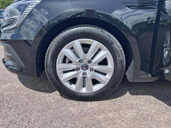 Vente en ligne Renault Megane 4 Mégane IV Berline E-TECH Plug-In Hybride 160 au prix de 16 990 €