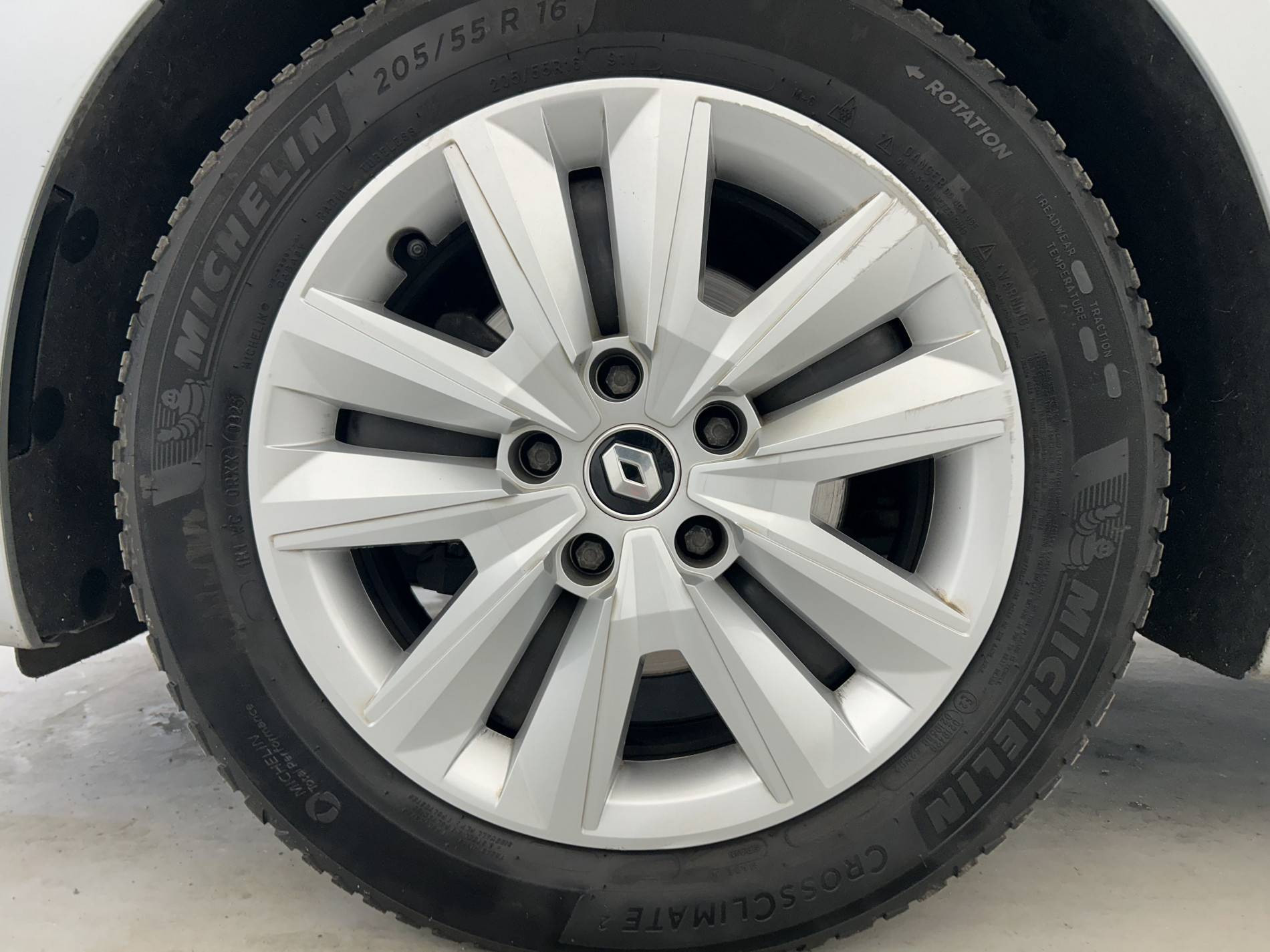 Vente en ligne Renault Megane 4  Blue dCi 115 EDC au prix de 13 590 €