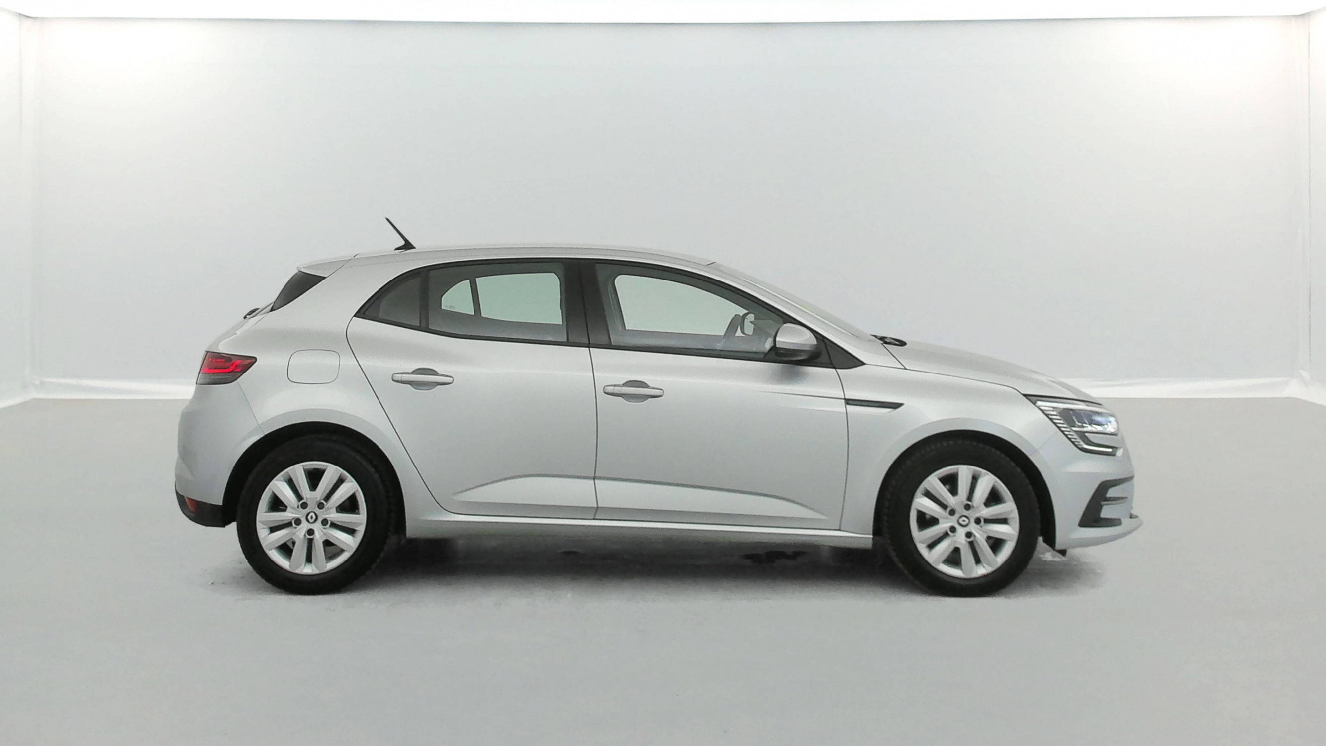 Vente en ligne Renault Megane 4  Blue dCi 115 EDC au prix de 13 590 €