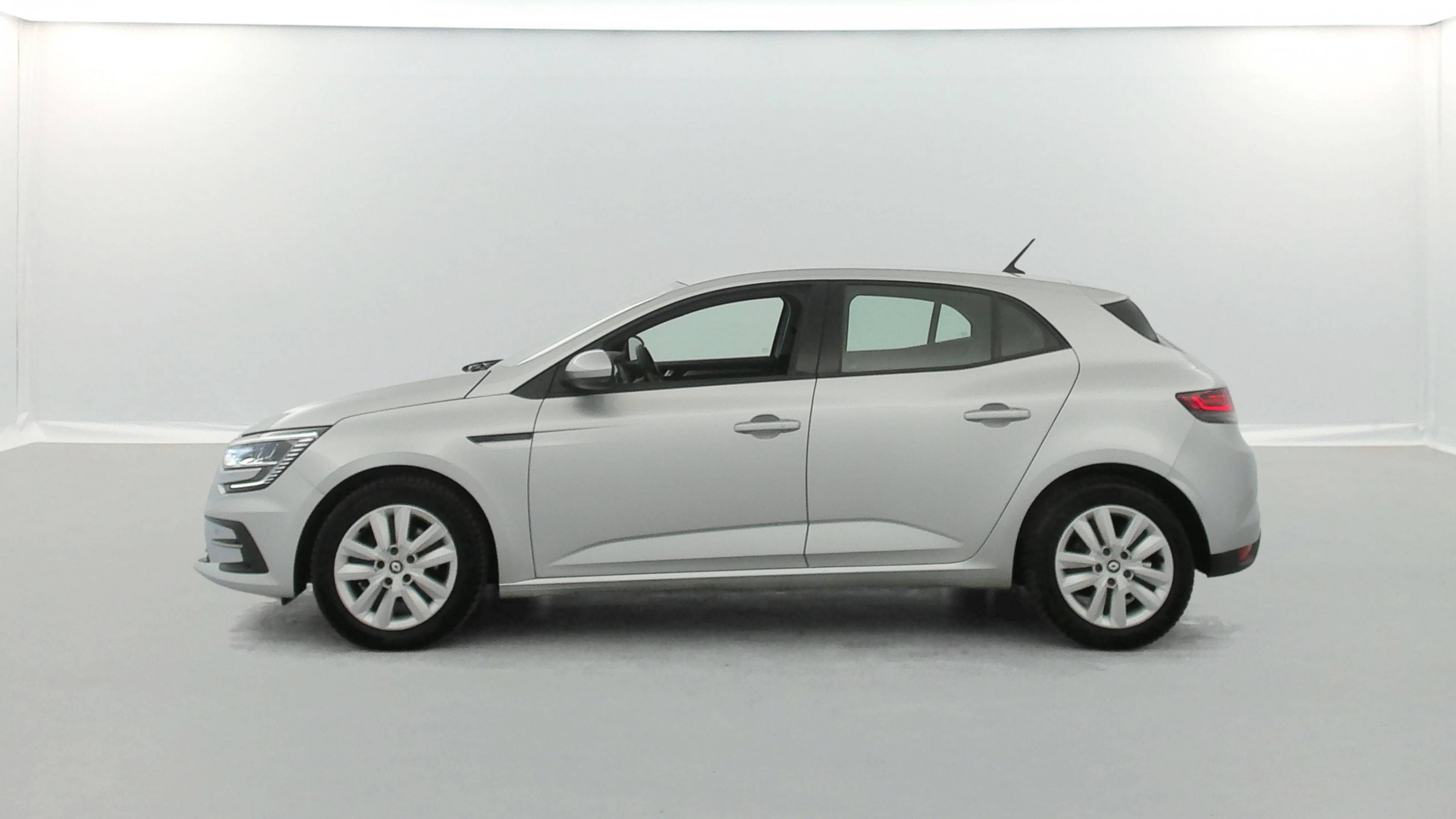 Vente en ligne Renault Megane 4  Blue dCi 115 EDC au prix de 13 590 €