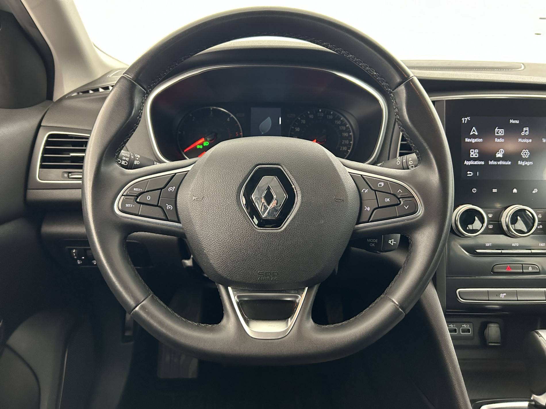 Vente en ligne Renault Megane 4  Blue dCi 115 EDC au prix de 13 590 €