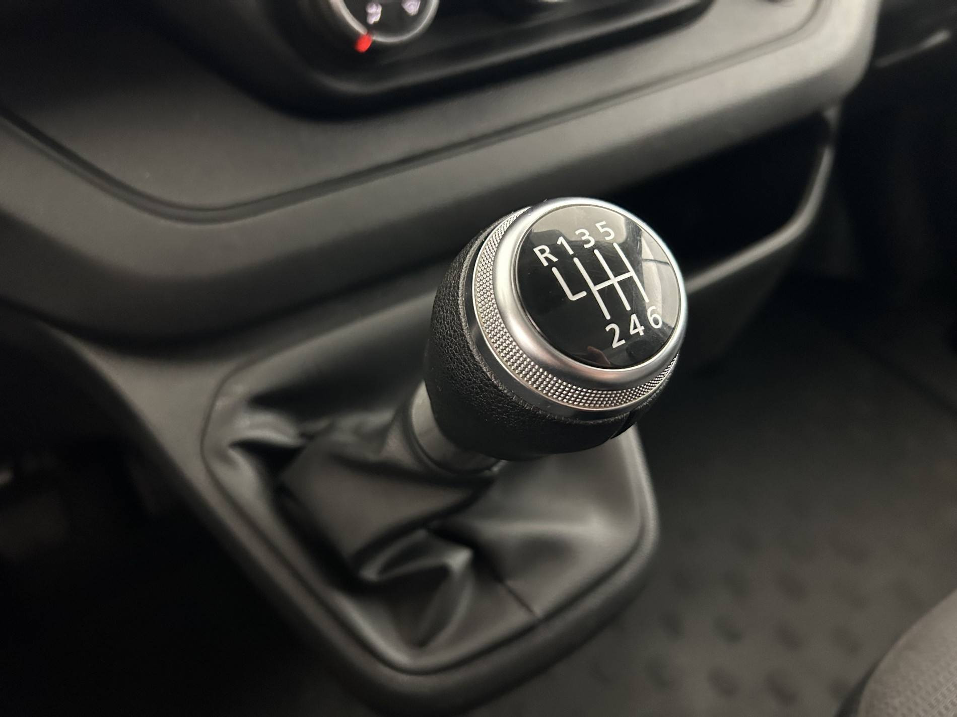 Vente en ligne Renault Trafic 3 Fourgon TRAFIC FGN L1H1 3000 KG BLUE DCI 130 au prix de 24 990 €