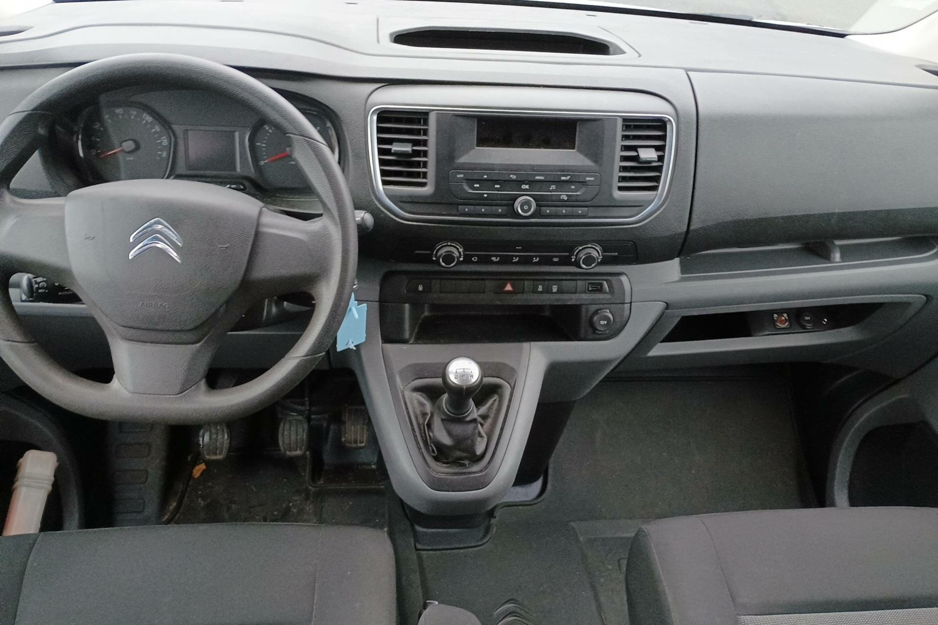 Vente en ligne Citroën Jumpy Combi Jumpy M BlueHDi 95 BVM5 au prix de 18 590 €