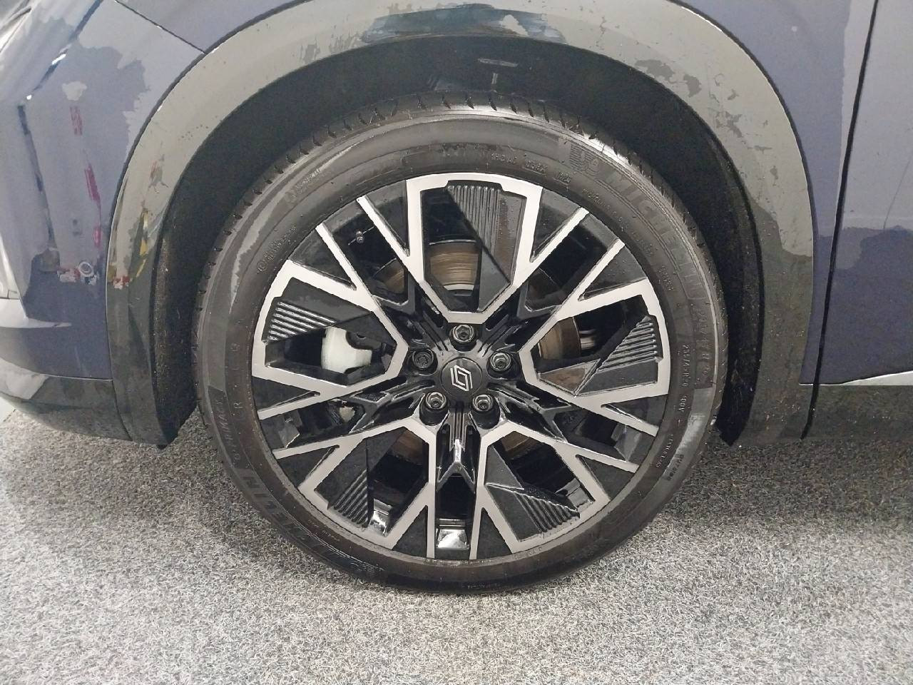 Vente en ligne Renault Espace Espace full hybrid E-Tech 200 ch 7pl au prix de 45 900 €